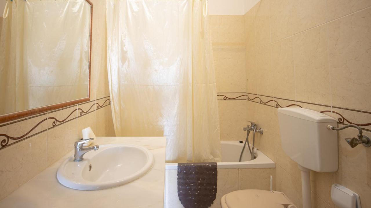 Apartamento Tio Pedro - By Bedzy Albufeira Exterior photo